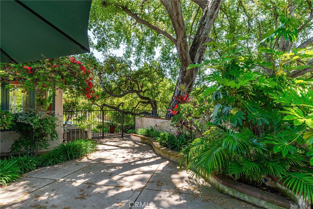 857 Ridgeside Drive