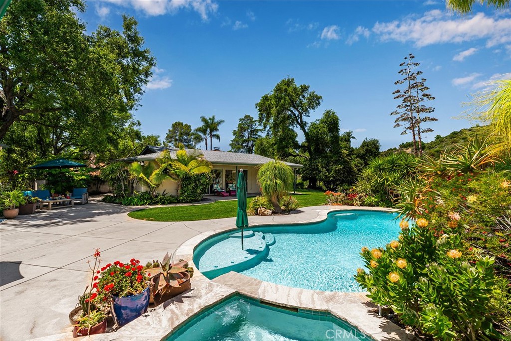 857 Ridgeside Drive