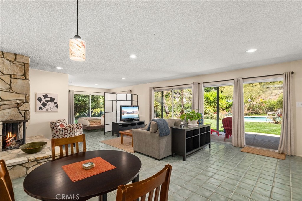 857 Ridgeside Drive