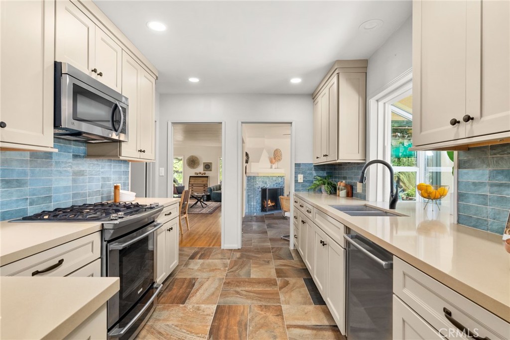 857 Ridgeside Drive