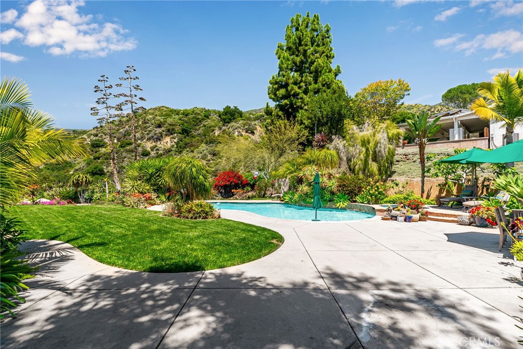 857 Ridgeside Drive