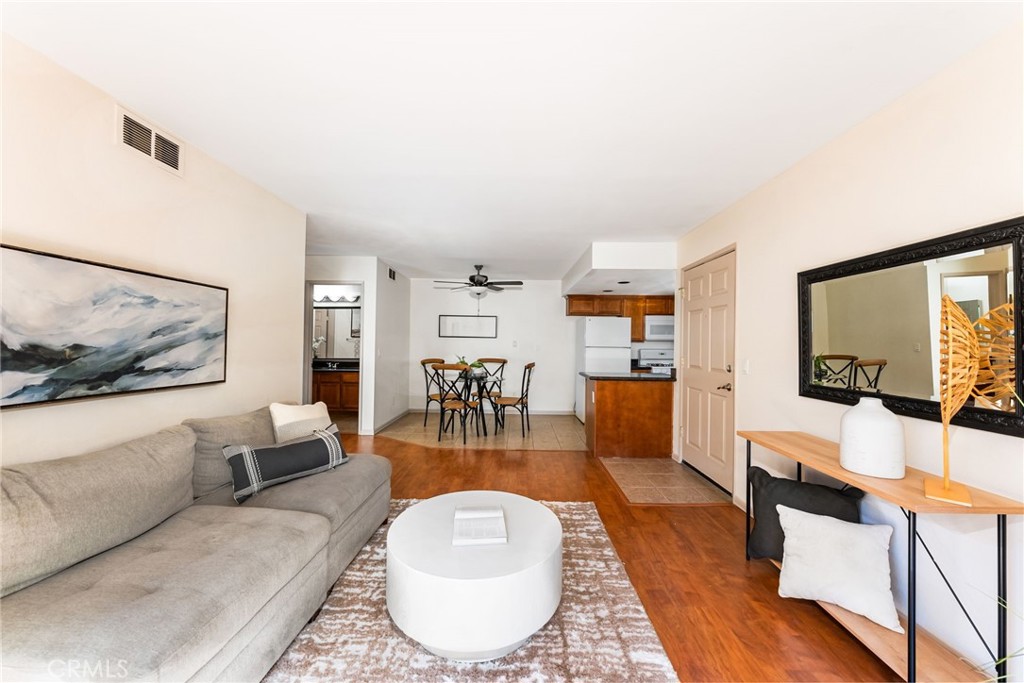 1142 W Blaine Street 202