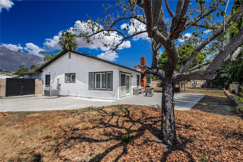 6537 Aquamarine Avenue