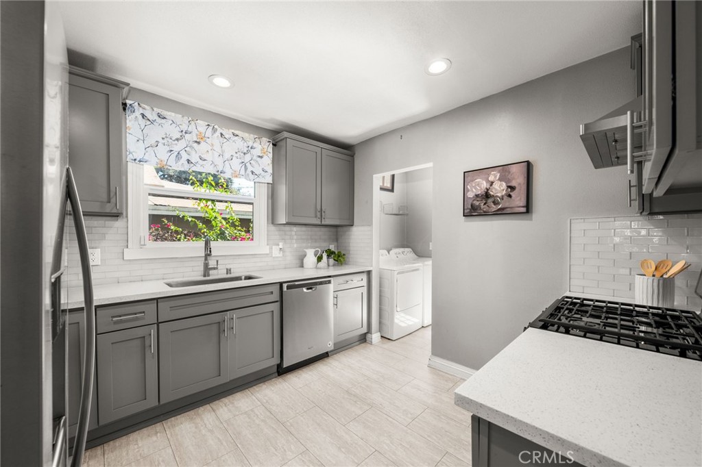 114 E Woodbury Road
