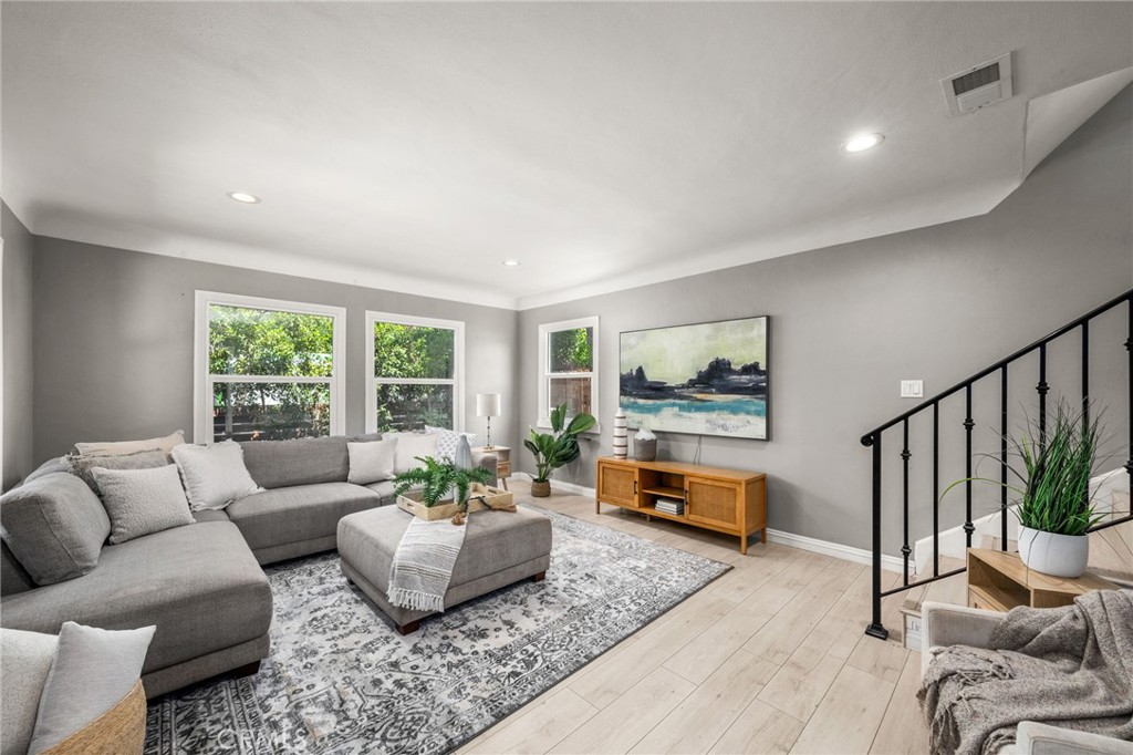 114 E Woodbury Road