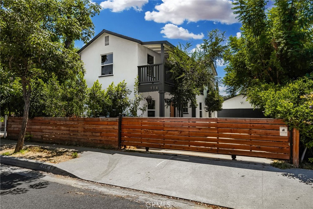 114 E Woodbury Road