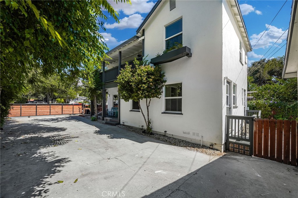 114 E Woodbury Road