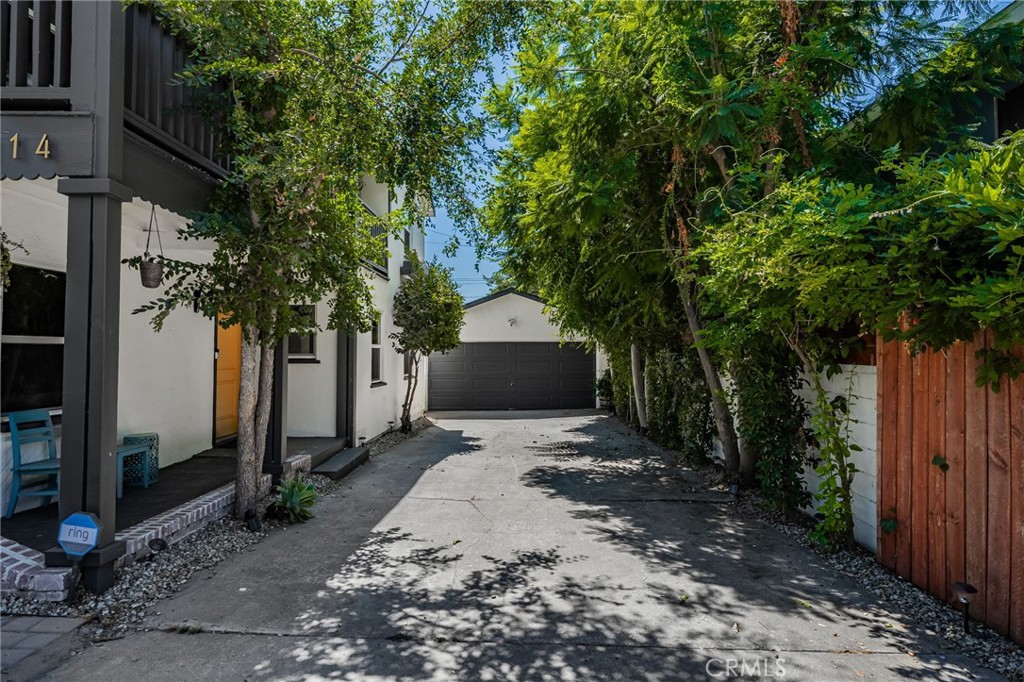 114 E Woodbury Road