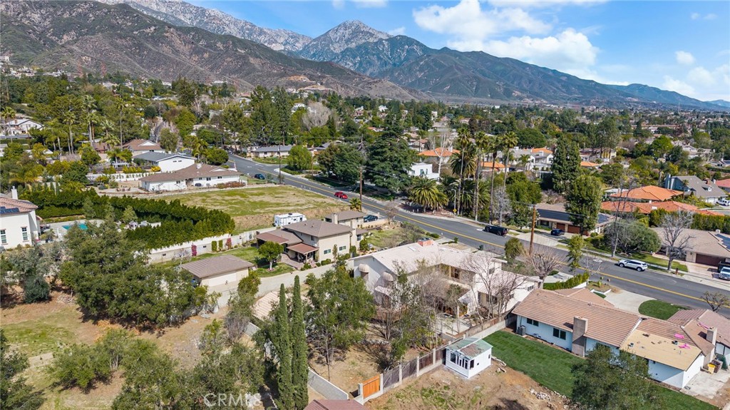 2365 N San Antonio Avenue