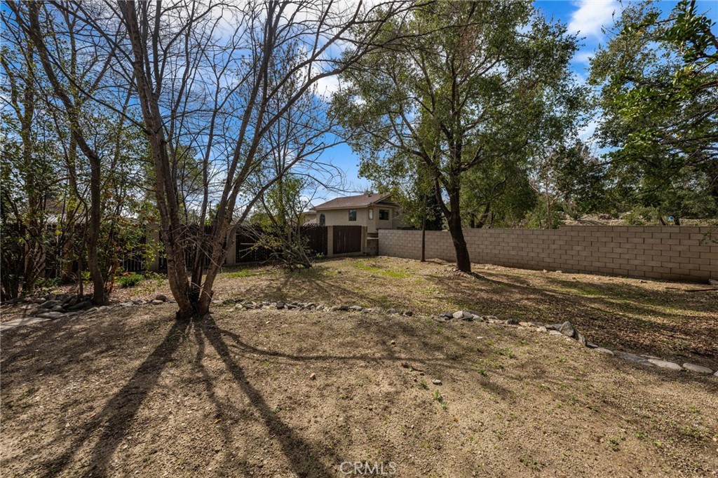 2365 N San Antonio Avenue