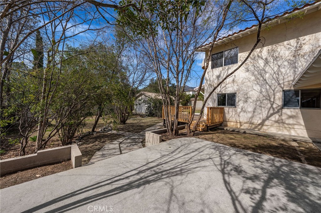 2365 N San Antonio Avenue