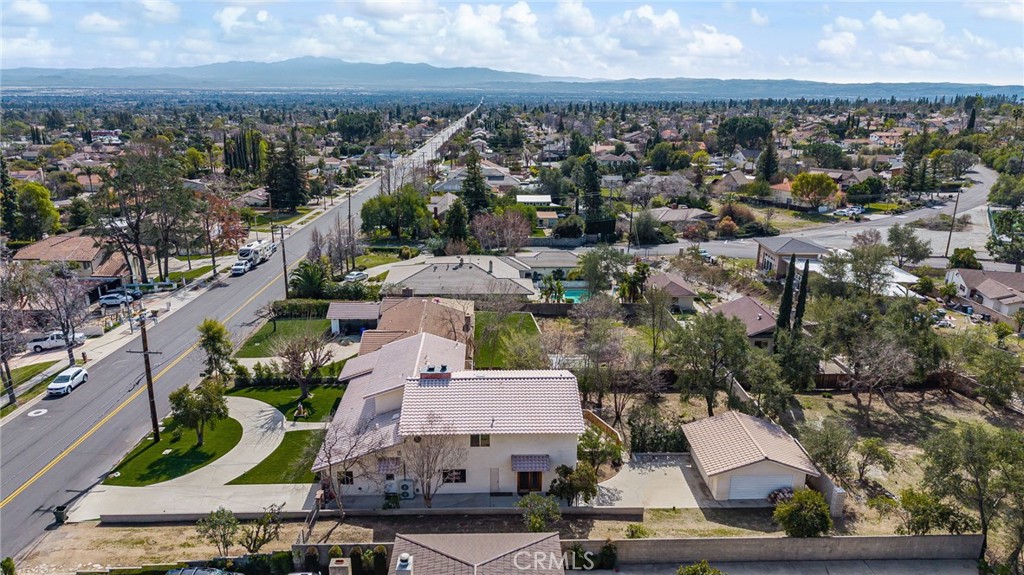 2365 N San Antonio Avenue