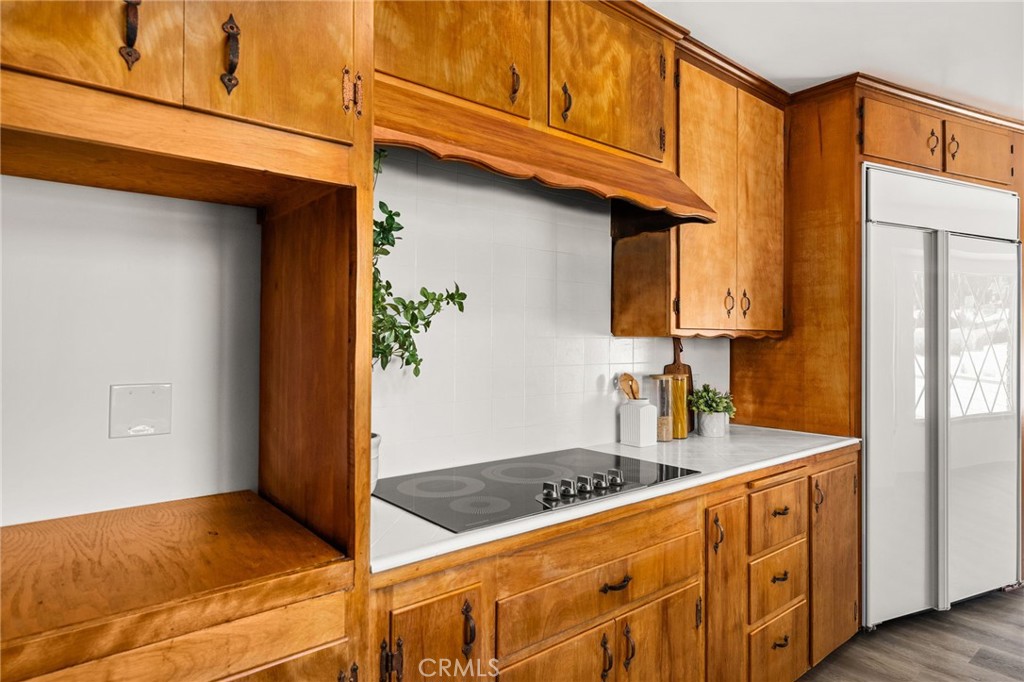 2365 N San Antonio Avenue