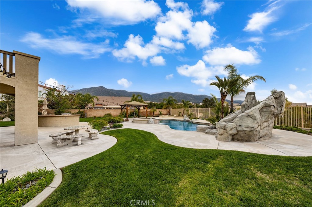 5237 Flora Court