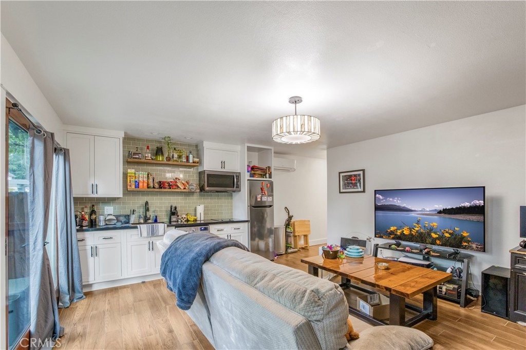 2433 3rd Street