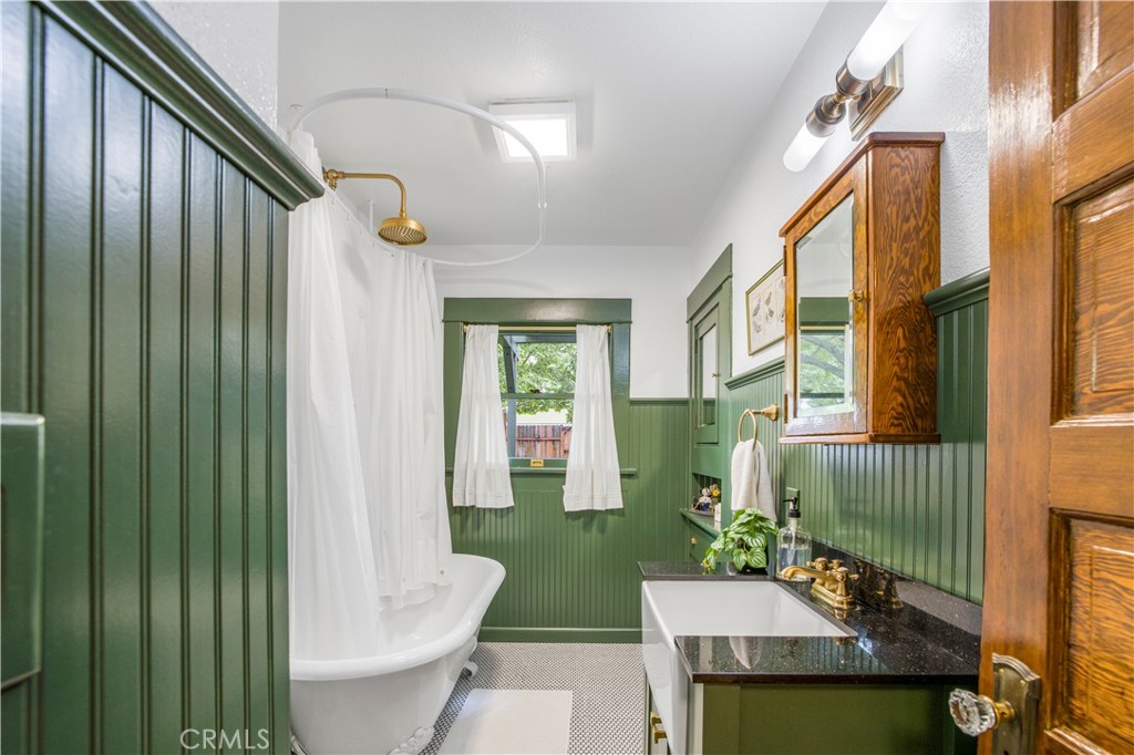 2433 3rd Street