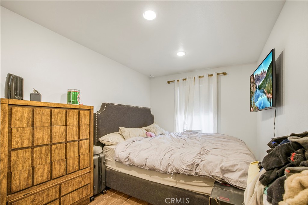 2433 3rd Street