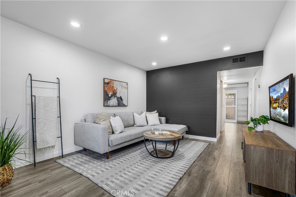 939 W Pine Street 44/D