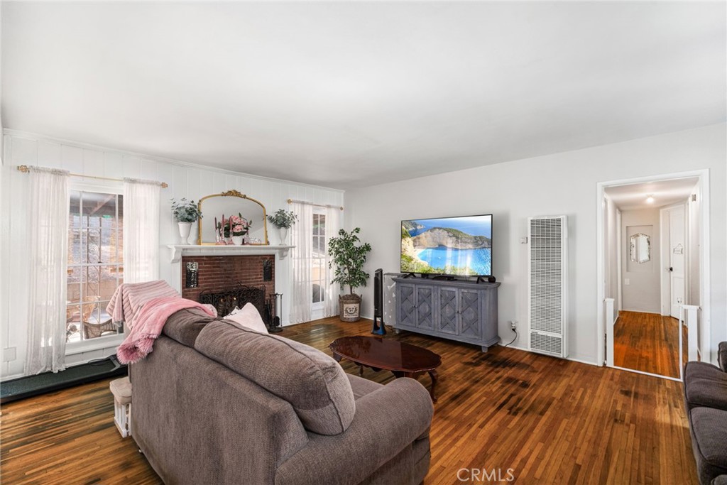 4600 Edelle Place