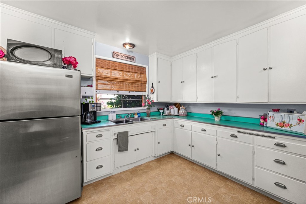 4600 Edelle Place