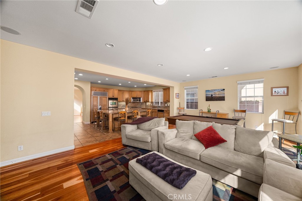 1238 Leggio Lane