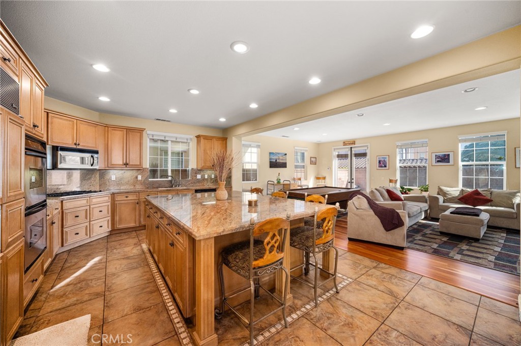 1238 Leggio Lane