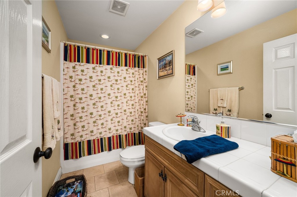1238 Leggio Lane