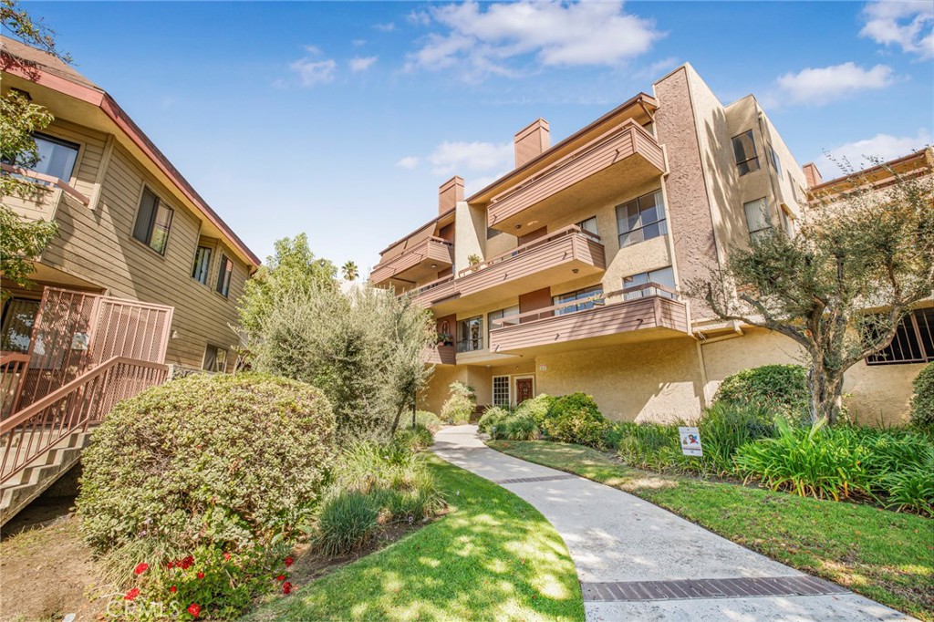 444 Piedmont Avenue 206