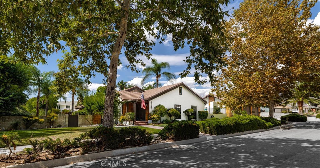 2305 Bonnie Brae Avenue