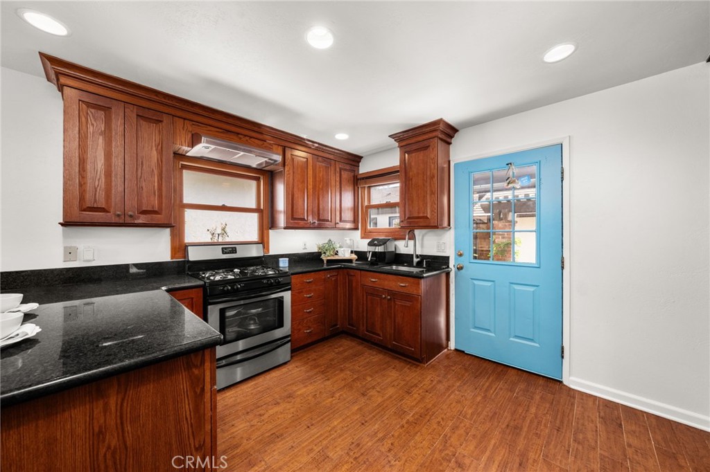 2305 Bonnie Brae Avenue