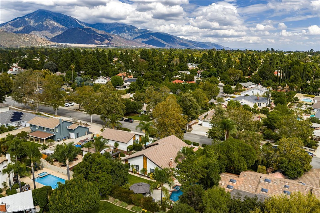 2305 Bonnie Brae Avenue