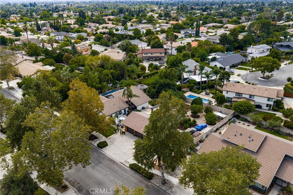 2305 Bonnie Brae Avenue