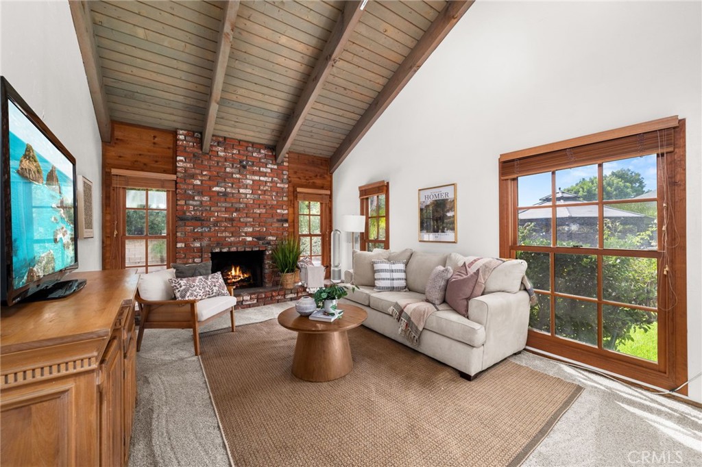 2305 Bonnie Brae Avenue