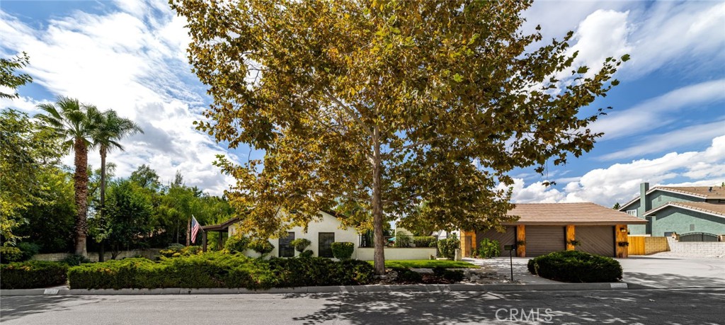 2305 Bonnie Brae Avenue