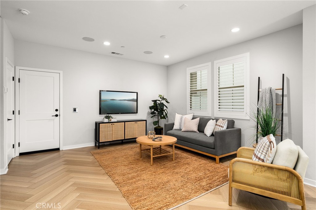 1419 N Indian Hill Boulevard