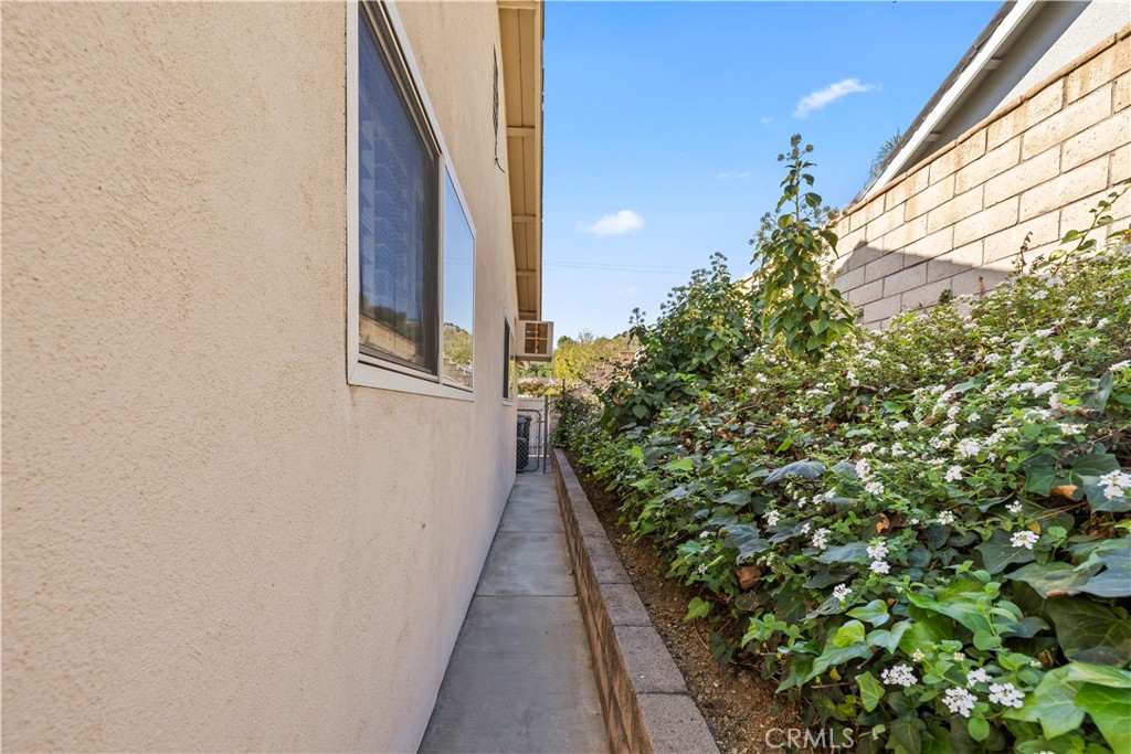 1442 Bookman Avenue
