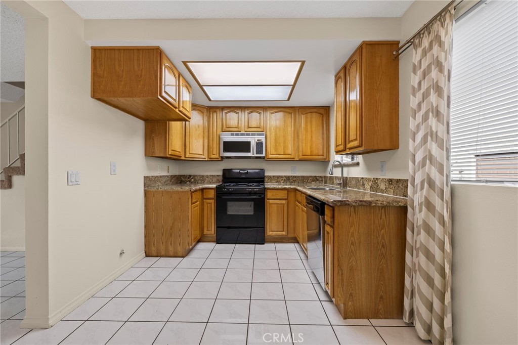 216 Whitney Avenue 2