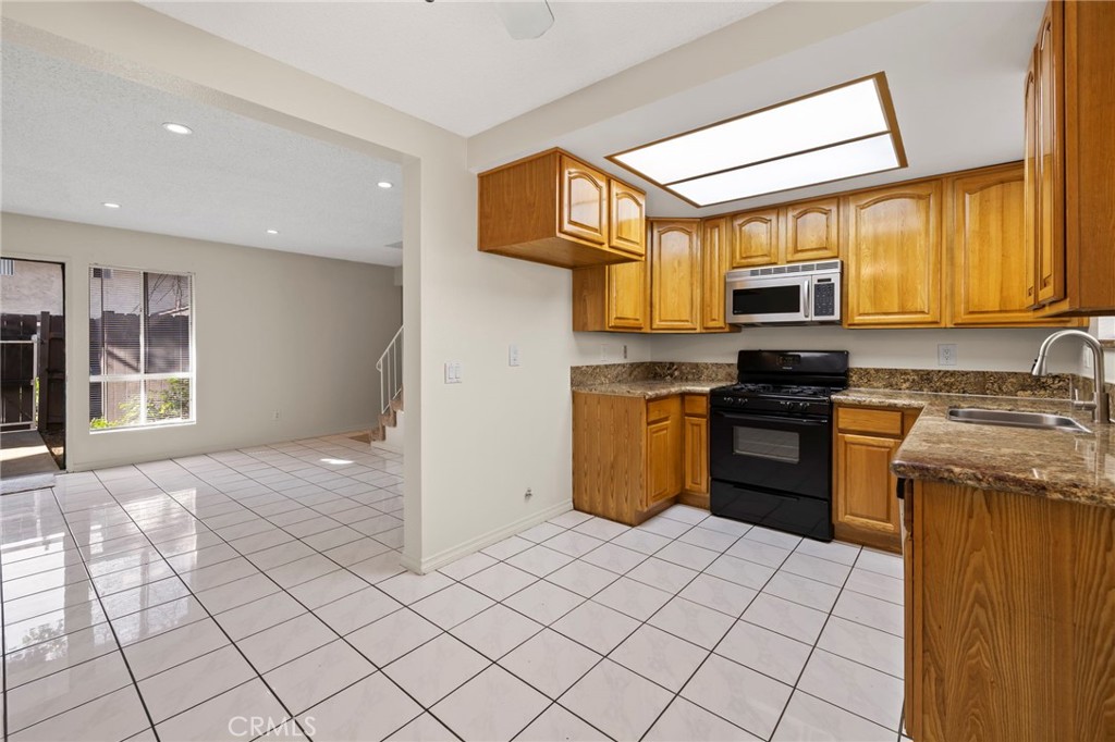 216 Whitney Avenue 2