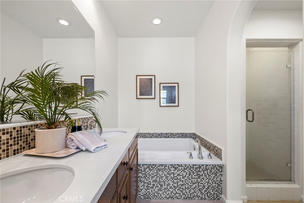 922 E Baseline Road