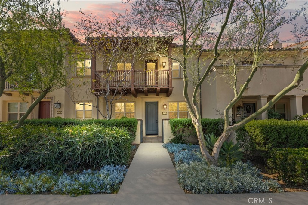 922 E Baseline Road