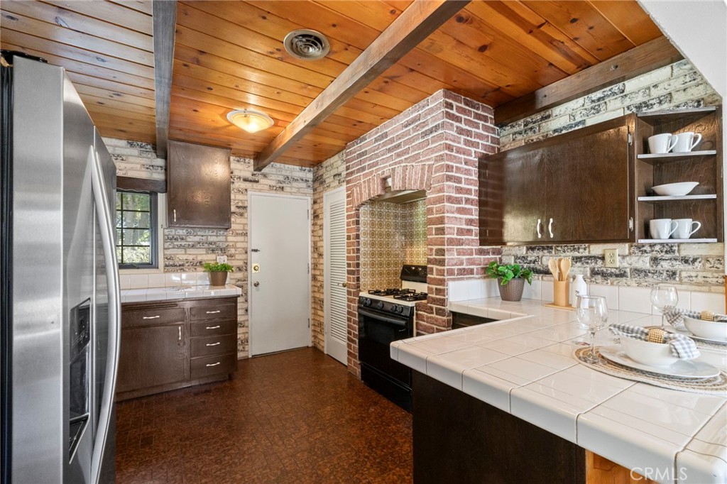 1483 Loma Sola Court
