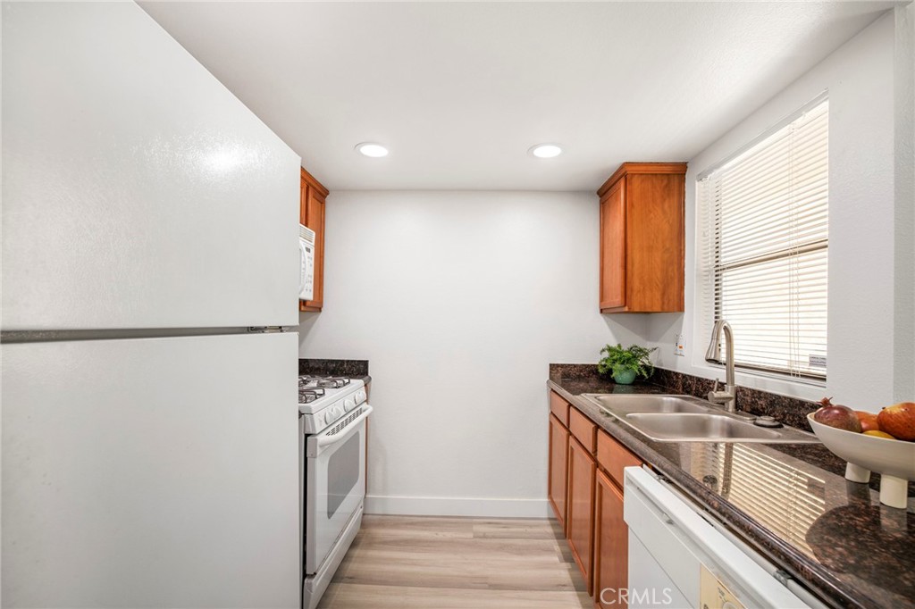 1140 W Blaine Street 202