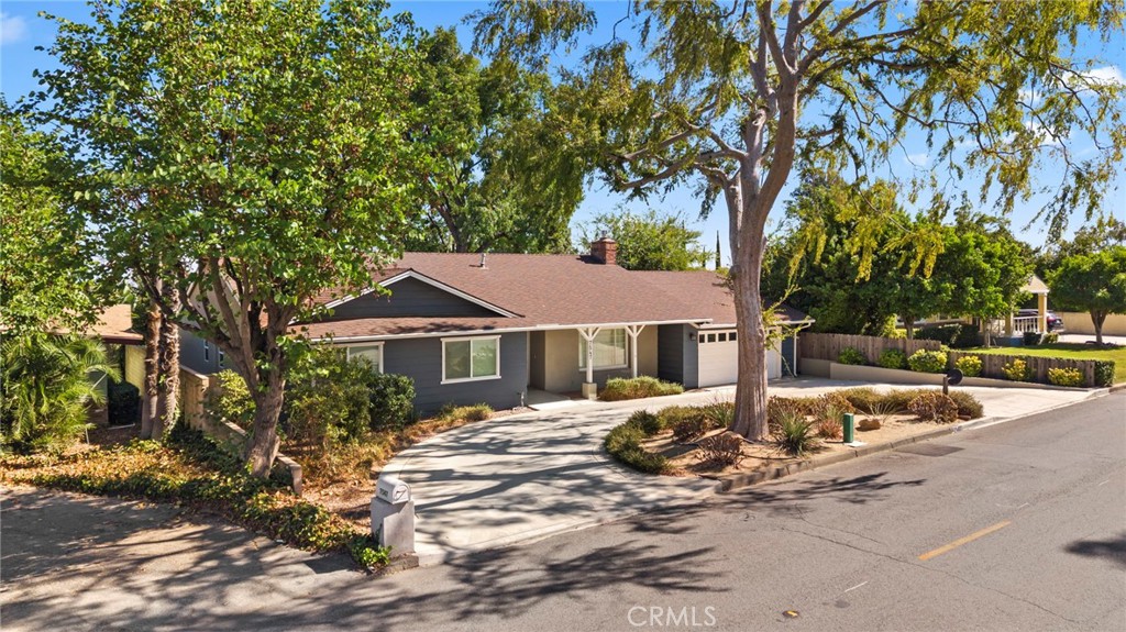 7547 Alta Cuesta Drive