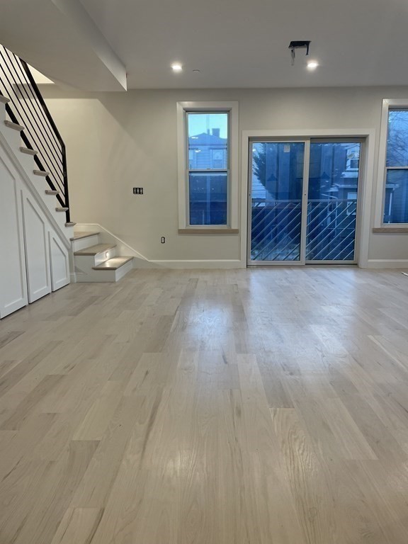 61 Falcon St # 3