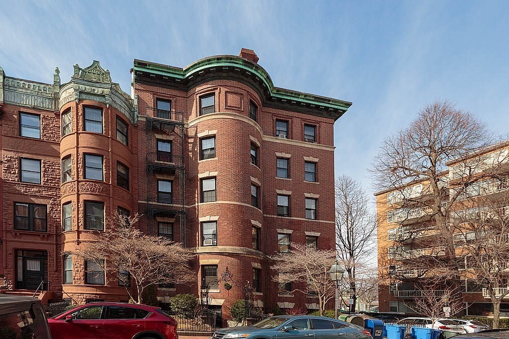 112 Pinckney # 3