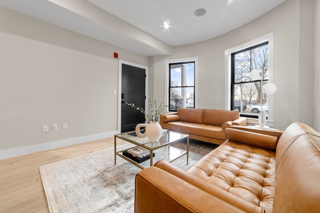 14 Bowdoin Ave # 1