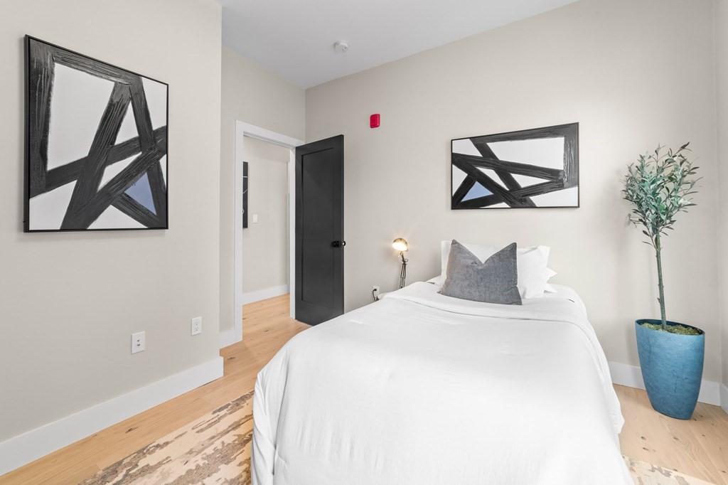 14 Bowdoin Ave # 1