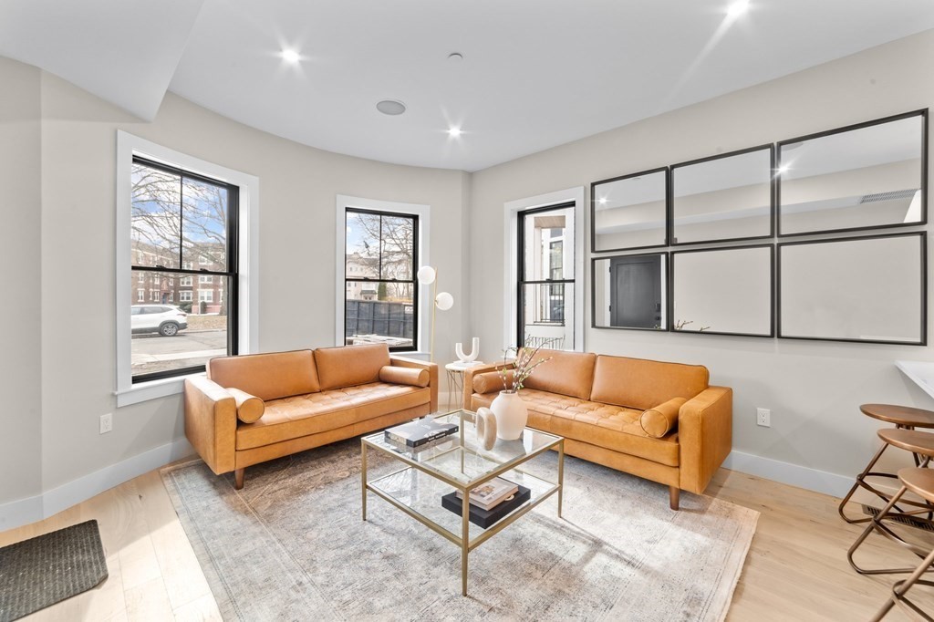 14 Bowdoin Ave # 1