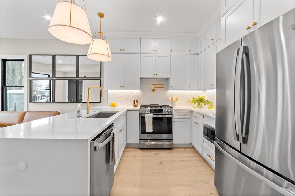 14 Bowdoin Ave # 1