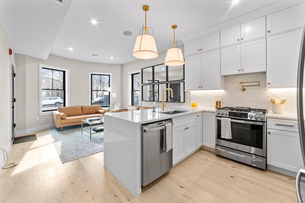 14 Bowdoin Ave # 1